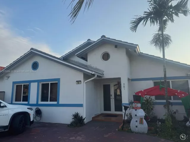 Продажа дома по адресу 981 NW 134th Ave - фото 6237624