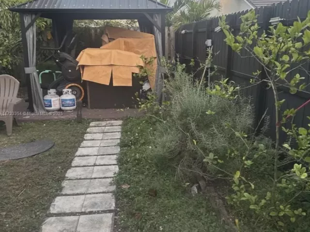 Продажа дома по адресу 981 NW 134th Ave - фото 6237616