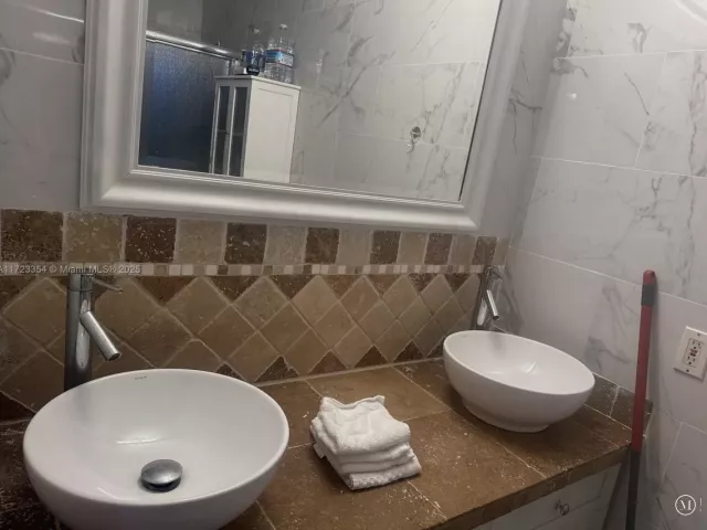 Продажа дома по адресу 981 NW 134th Ave - фото 6237618