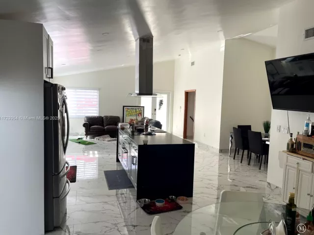 Продажа дома по адресу 981 NW 134th Ave - фото 6237619