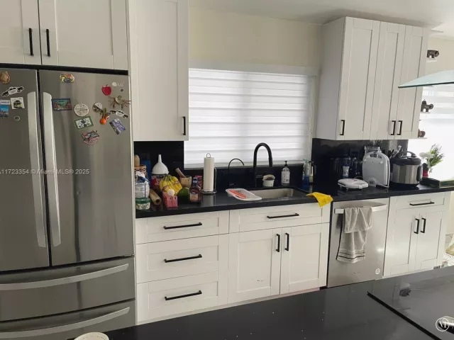 Продажа дома по адресу 981 NW 134th Ave - фото 6237621