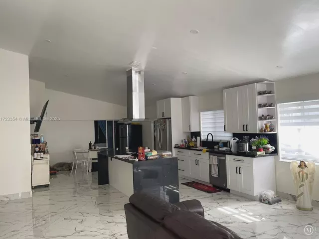 Продажа дома по адресу 981 NW 134th Ave - фото 6237622