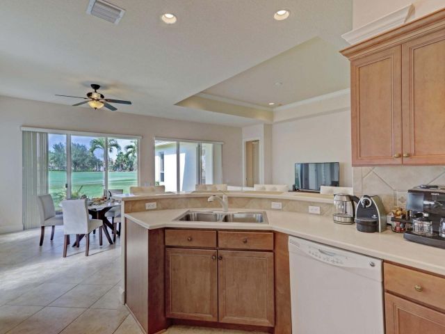 Продажа дома по адресу 10655 La Strada - фото 5764660