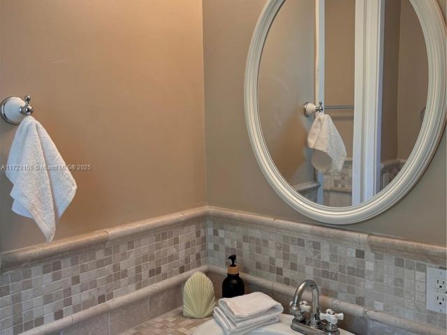 Дом в аренду по адресу 2200 Lincoln Ave - фото 5840532