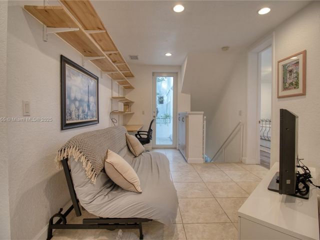 Дом в аренду по адресу 2200 Lincoln Ave - фото 5840534