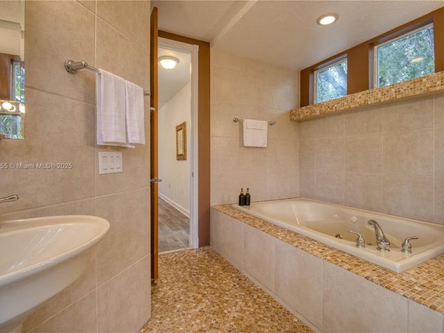 Дом в аренду по адресу 2200 Lincoln Ave - фото 5840537