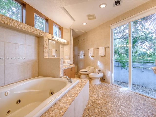 Дом в аренду по адресу 2200 Lincoln Ave - фото 5840538