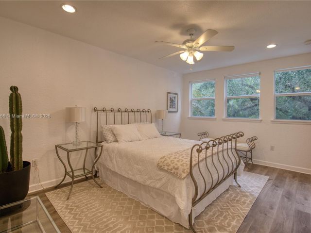 Дом в аренду по адресу 2200 Lincoln Ave - фото 5840539