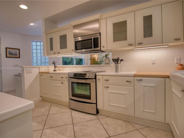 Дом в аренду по адресу 2200 Lincoln Ave - фото 5840543