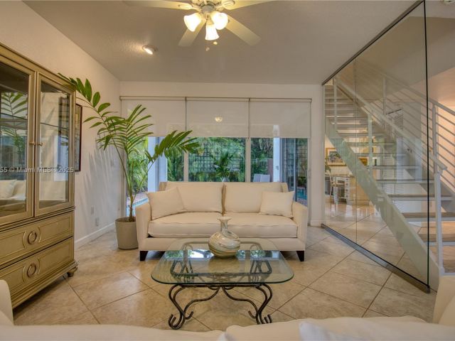 Дом в аренду по адресу 2200 Lincoln Ave - фото 5840547