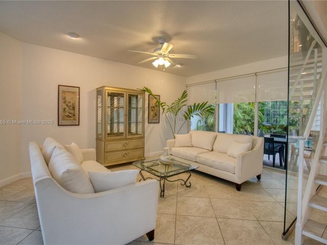 Дом в аренду по адресу 2200 Lincoln Ave - фото 5840548