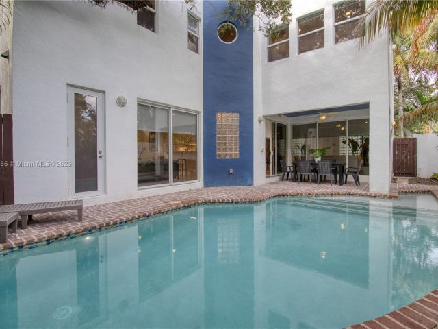 Дом в аренду по адресу 2200 Lincoln Ave - фото 5840549