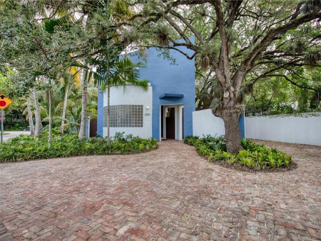 Дом в аренду по адресу 2200 Lincoln Ave - фото 5840551