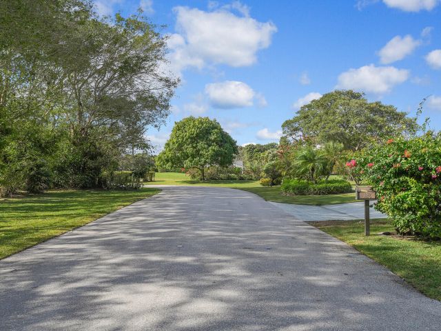 Продажа дома по адресу 330 Glenwood Drive - фото 5793299