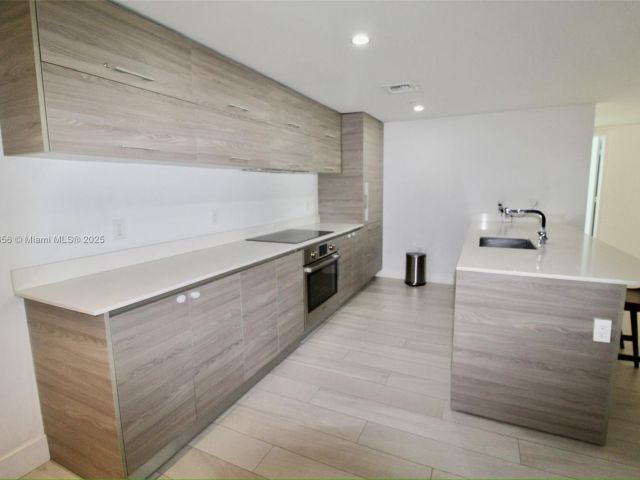 Продажа квартиры #1010 - фото 5621124