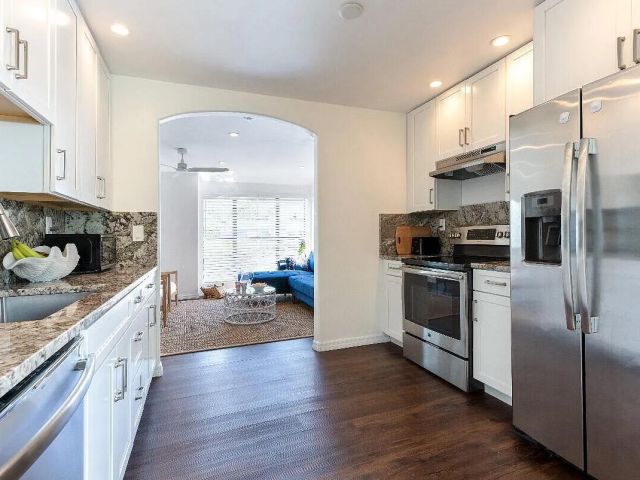 Продажа дома по адресу 411 Franklin Road - фото 6808730