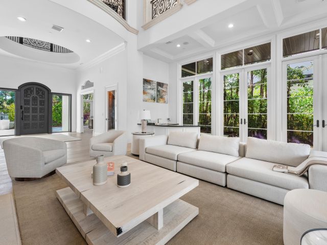 Дом в аренду по адресу 155 SE Spanish Trail - фото 6399157