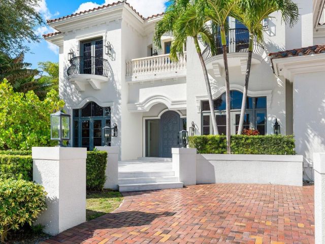 Дом в аренду по адресу 155 SE Spanish Trail - фото 6399160