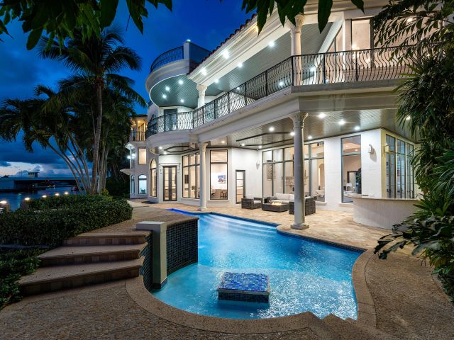 Дом в аренду по адресу 155 SE Spanish Trail - фото 6399166