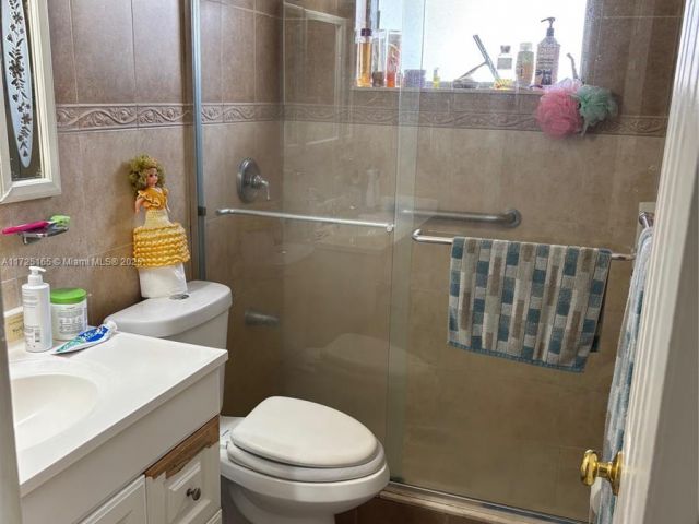 Продажа дома по адресу 8471 NW 16th St - фото 5550468