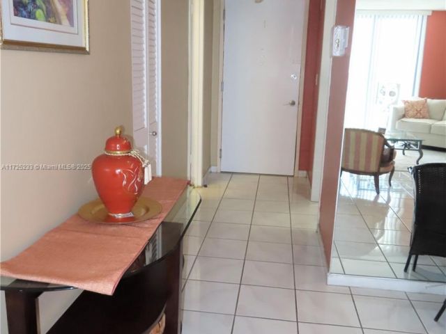 Квартира в аренду номер1011 - фото 5682225