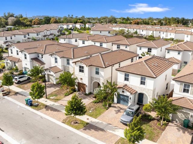 Продажа дома по адресу 2357 NW 130th St - фото 5844665