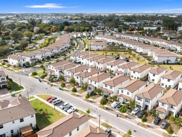 Продажа дома по адресу 2357 NW 130th St - фото 5844668