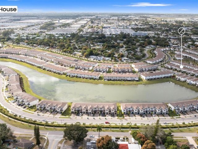 Продажа дома по адресу 2357 NW 130th St - фото 5844672