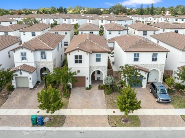 Продажа дома по адресу 2357 NW 130th St - фото 5844674