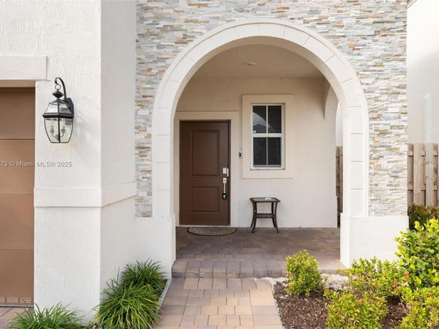 Продажа дома по адресу 2357 NW 130th St - фото 5844675