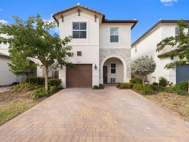 Продажа дома по адресу 2357 NW 130th St - фото 5844679