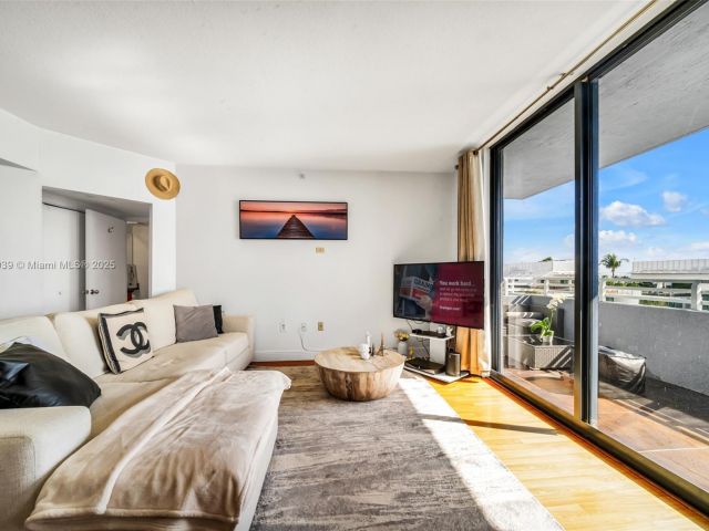 Продажа квартиры #1904 - фото 5721738