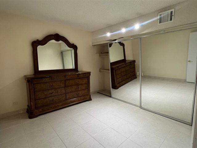 Продажа квартиры #1210 - фото 5710202