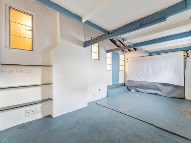 Продажа дома по адресу 4101 NW 11th Ct - фото 6054604