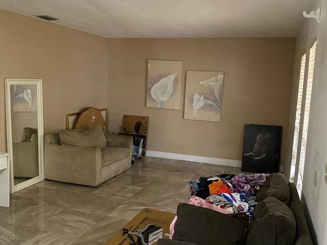 Продажа дома по адресу 19421 NW 18th Ct - фото 5746488