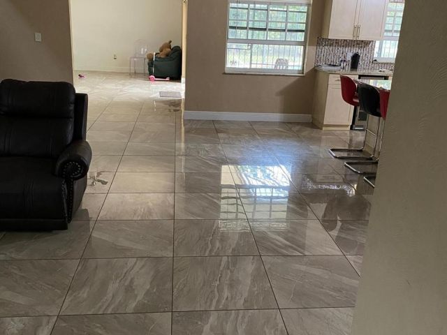 Продажа дома по адресу 19421 NW 18th Ct - фото 5746490