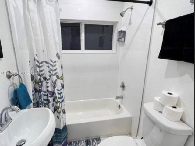 Продажа дома по адресу 1741 NW 68th Ter - фото 6851185