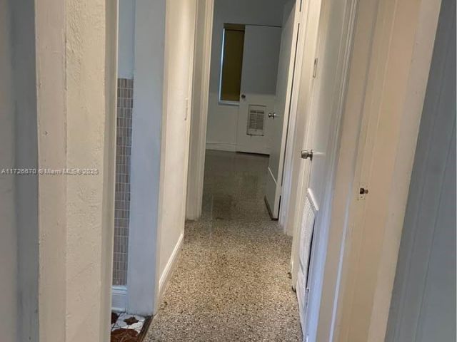 Продажа дома по адресу 1223 NE 181st St - фото 5581688