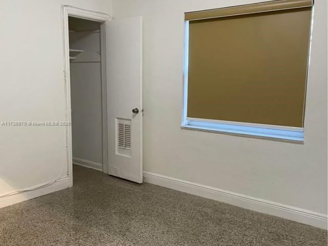 Продажа дома по адресу 1223 NE 181st St - фото 5581692