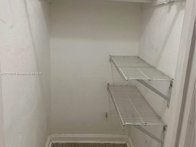 Продажа дома по адресу 1223 NE 181st St - фото 5581696