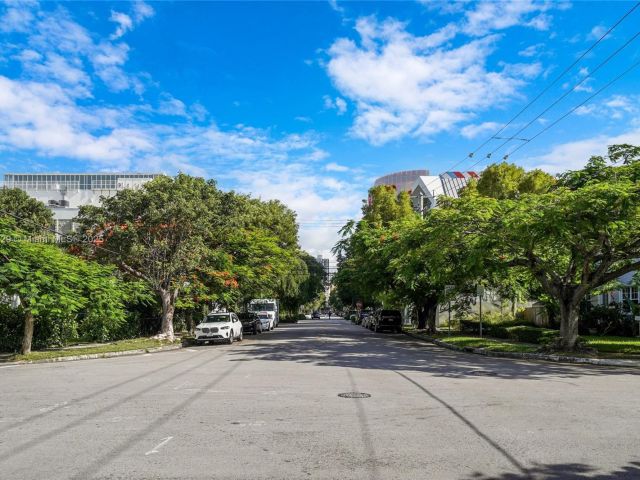 Продажа дома по адресу 133 NE 48th St - фото 5815851