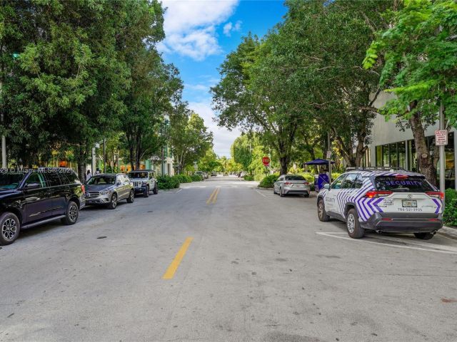 Продажа дома по адресу 133 NE 48th St - фото 5815852