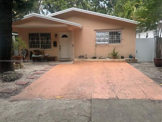 Продажа дома по адресу 133 NE 48th St - фото 5815860