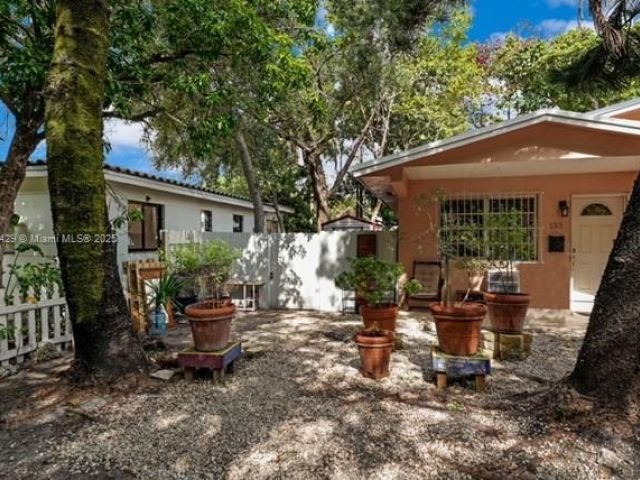 Продажа дома по адресу 133 NE 48th St - фото 5815862