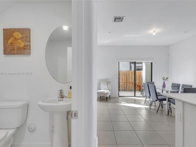 Продажа дома по адресу 274 SW 159th Pl - фото 5551120