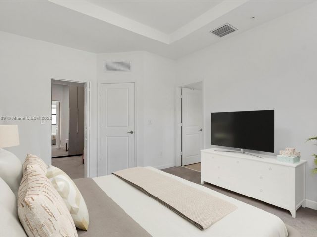 Продажа дома по адресу 274 SW 159th Pl - фото 5551127