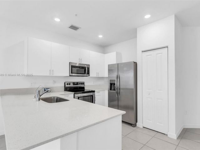 Продажа дома по адресу 274 SW 159th Pl - фото 5551132