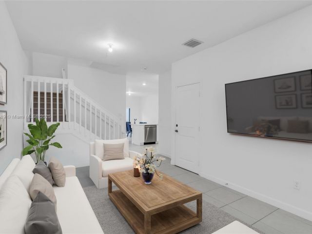 Продажа дома по адресу 274 SW 159th Pl - фото 5551137