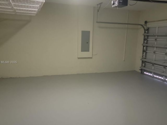 Продажа дома по адресу 571 SE 37th Pl - фото 5991749