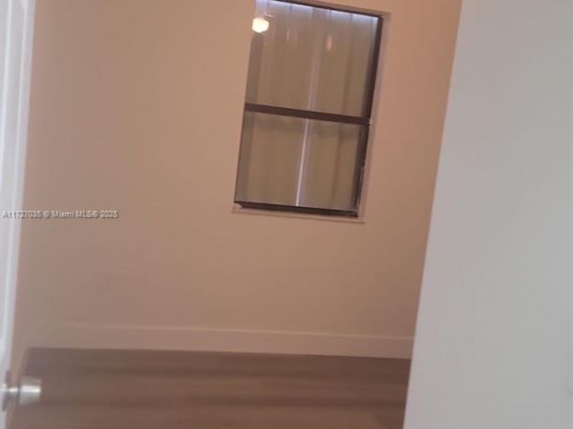 Продажа дома по адресу 571 SE 37th Pl - фото 5991751